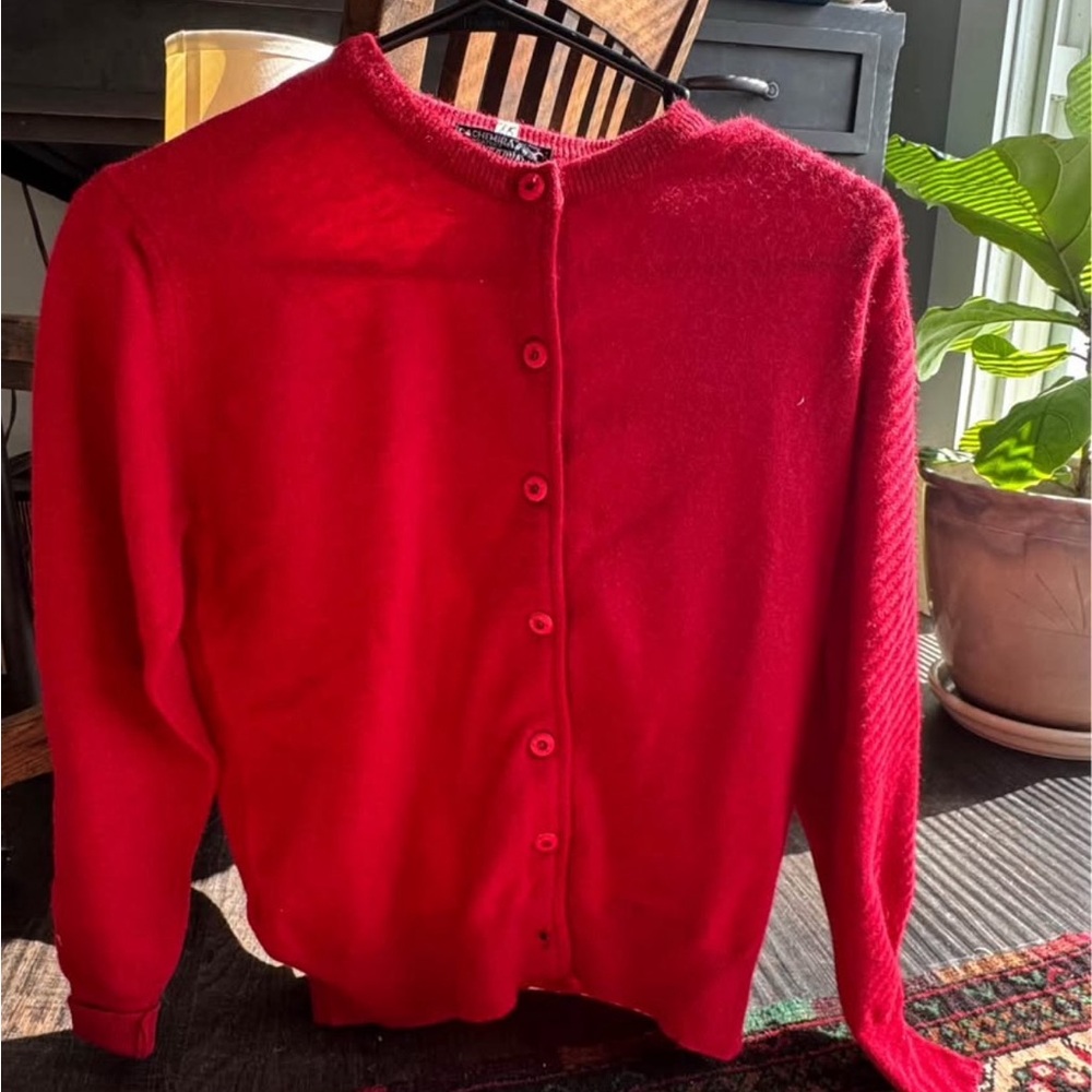 Vintage cashmira Classic Red Button-Up Women's Sweater size 46 wool